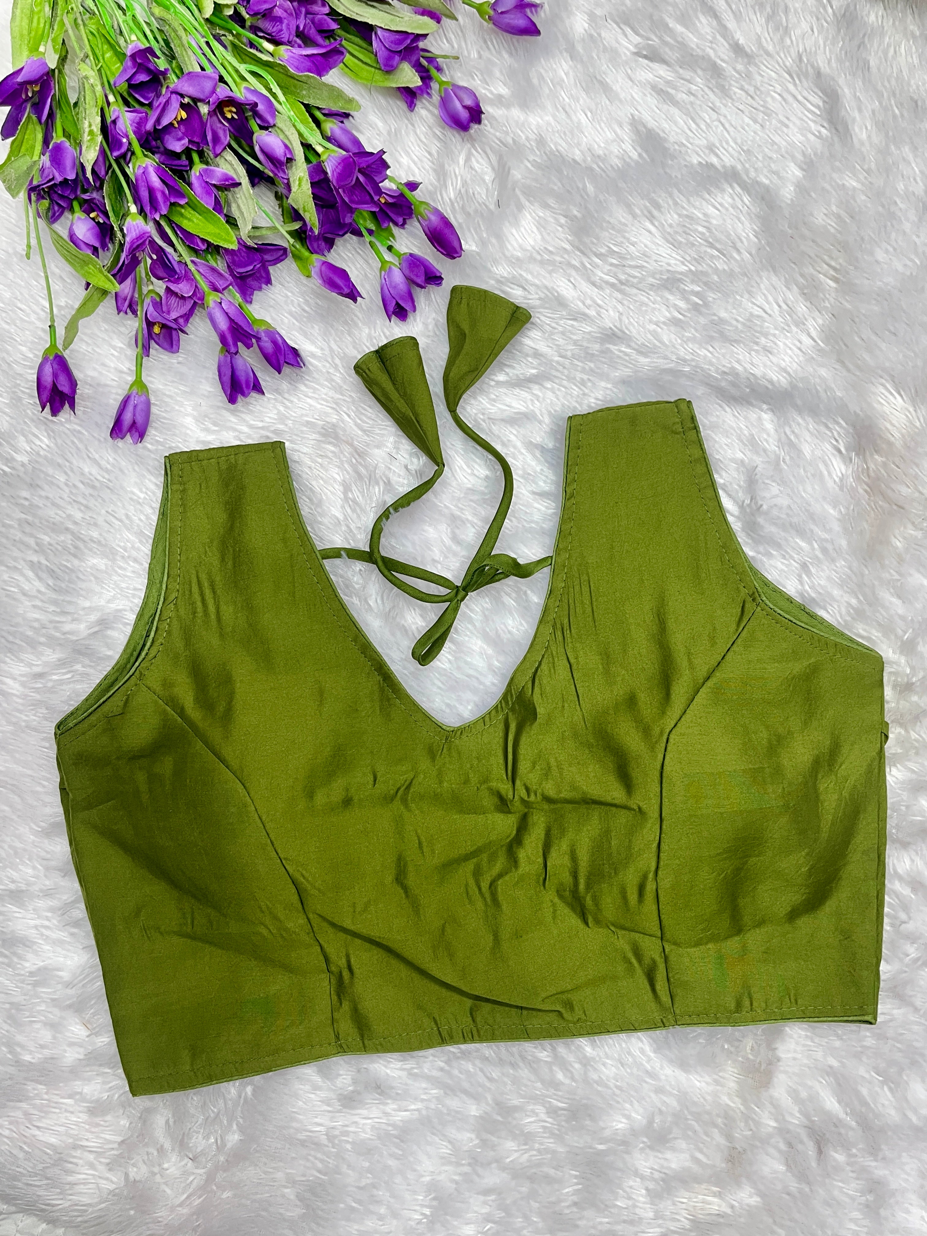Sleevless designer blouse