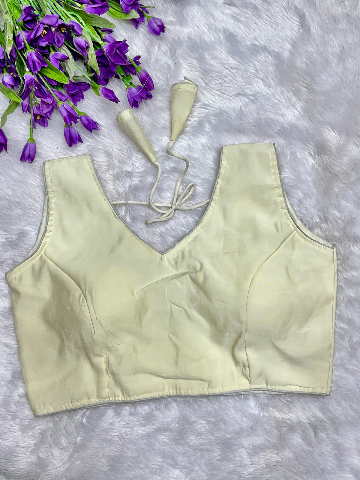Sleevless designer blouse