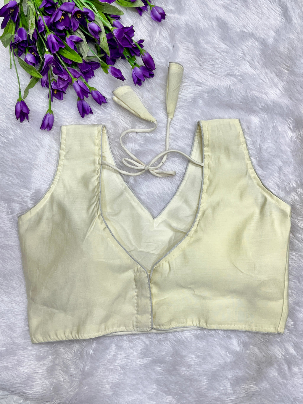 Sleevless designer blouse