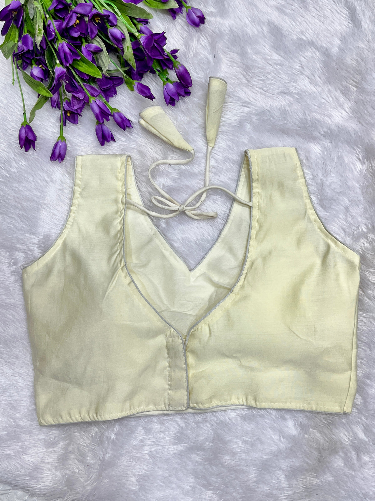 Sleevless designer blouse