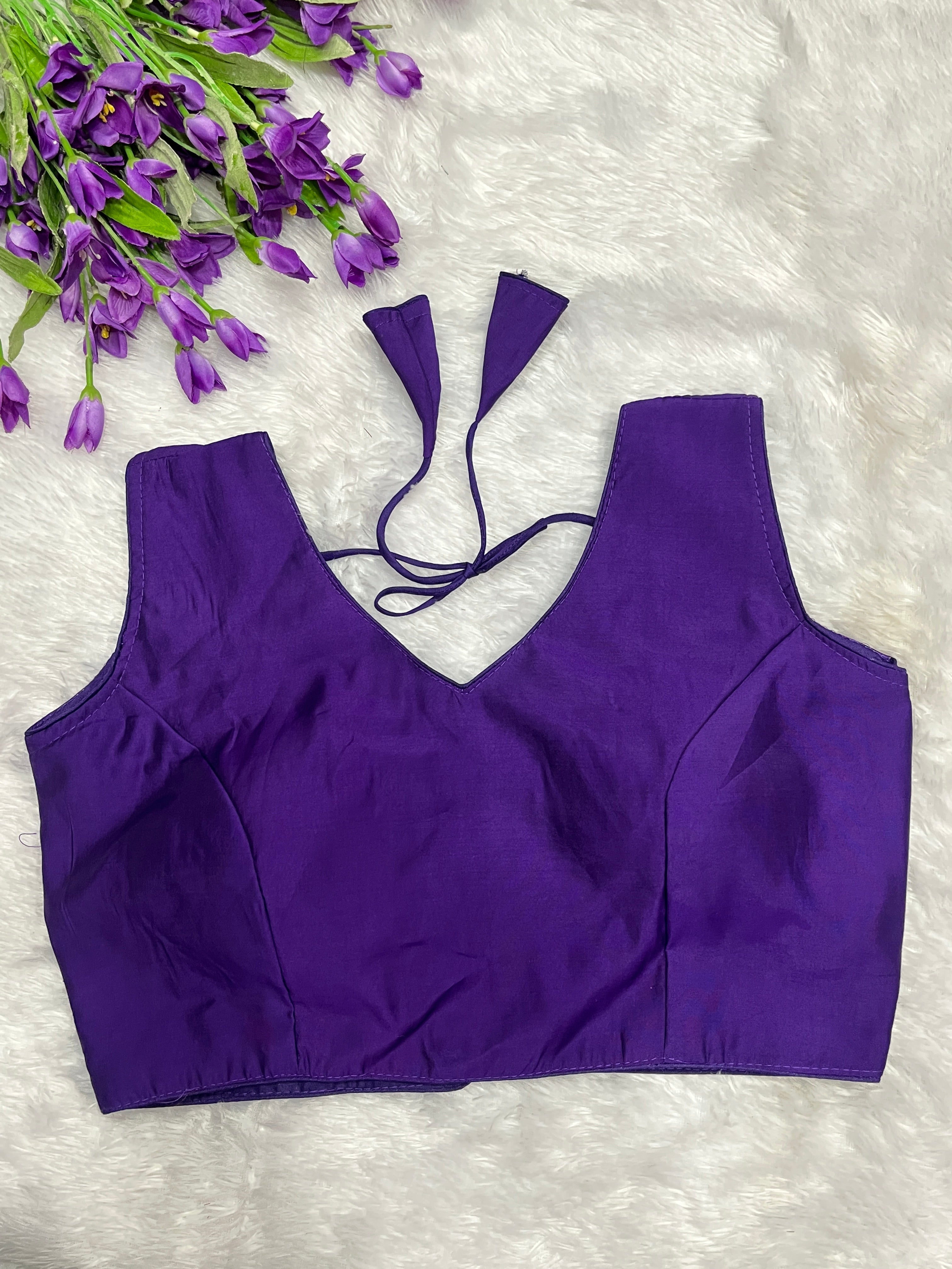 Sleevless designer blouse